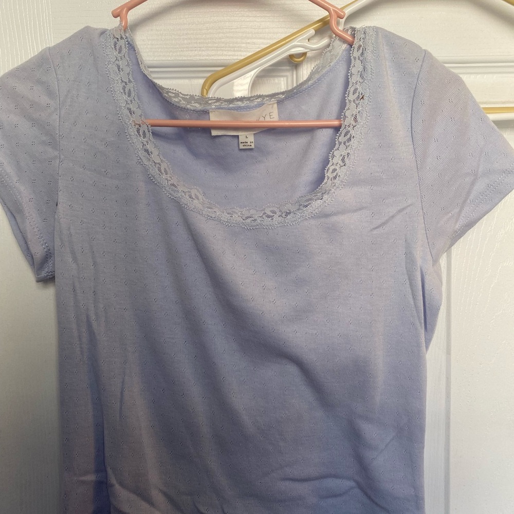 Fitted Purple Short Sleeve Tee with Scoop Neckline